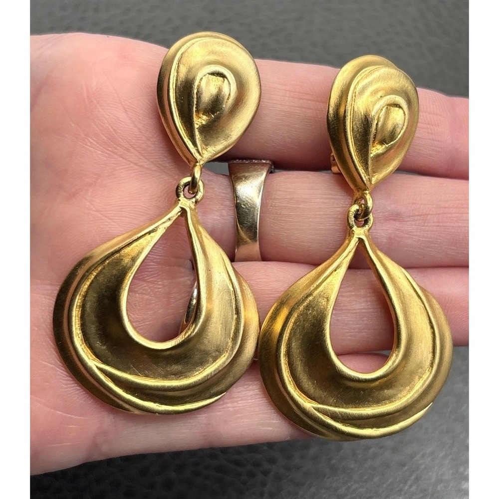 Vintage Huge 80s Runway Matte Swirl Teardrop Dangle Clip-On Earrings Gold Tone